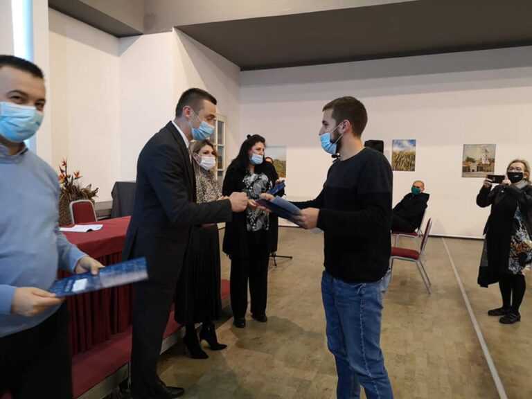 VUKOVAR: ZAPOSLENO 55 ŽENA PUTEM PROJEKTA “POKLONI MI OSMIJEH II”