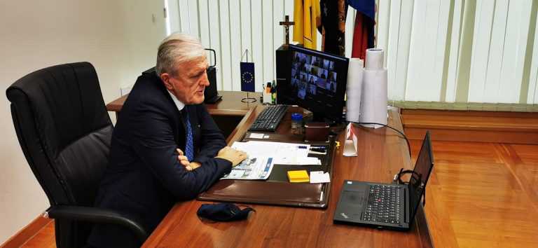 ODLUKOM ŽUPANA BOŽE GALIĆA UČENICI OD 5. DO 8. RAZREDA OD SUTRA PRELAZE NA ONLINE NASTAVU