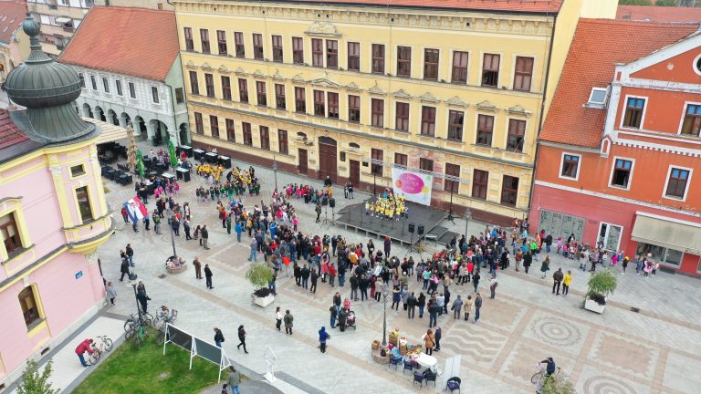 Ravnatelji: Nastava od kuće, ali ispiti moraju biti u školi! Ministarstvo: Nemamo ništa protiv