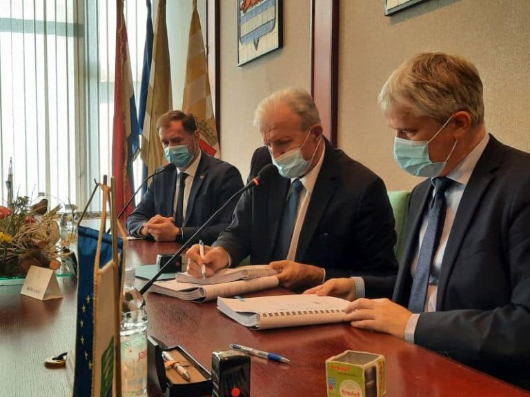 Potpisani ugovori za navodnjavanje u Lipovcu i Ervenici, vrijednost ugovora 125 milijuna kuna