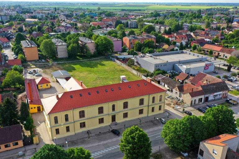 Gradonačelnik Ivan Bosančić sa suradnicima obišao Dom zdravlja koji uskoro otvara svoja vrata