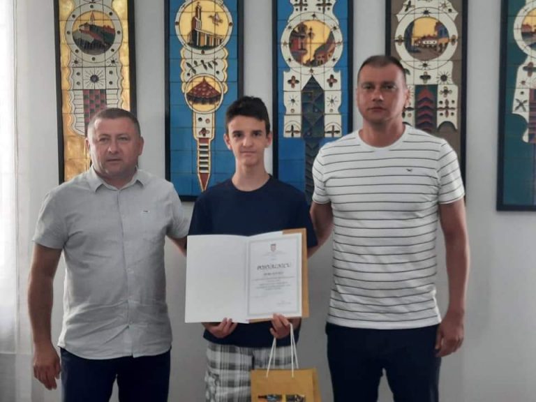 Danas je u Palači Srijem, župan Vukovarsko-srijemske županije Damir Dekanić primio Petra Kovača