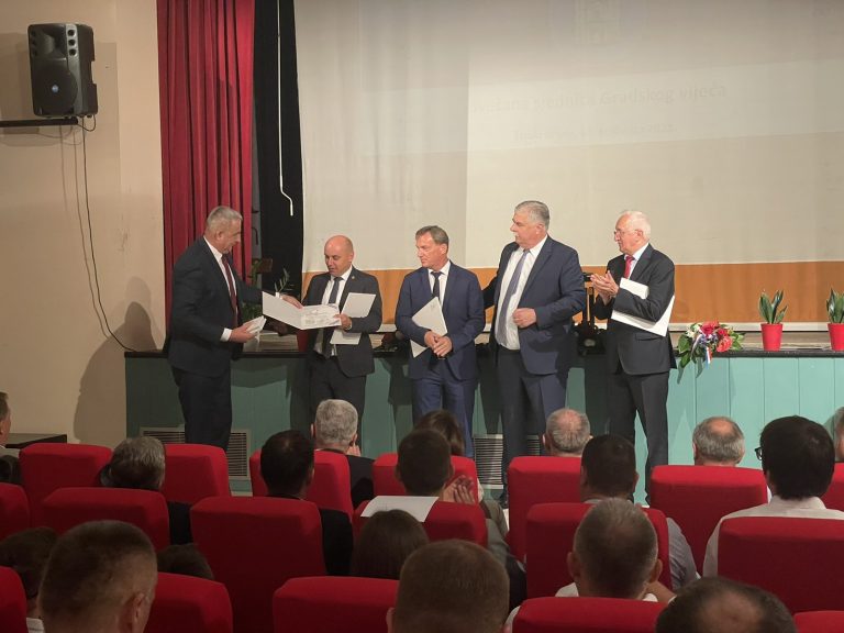 Delegacija Grada Vinkovaca danas je bila na Svečanoj sjednici u Širokom Brijegu
