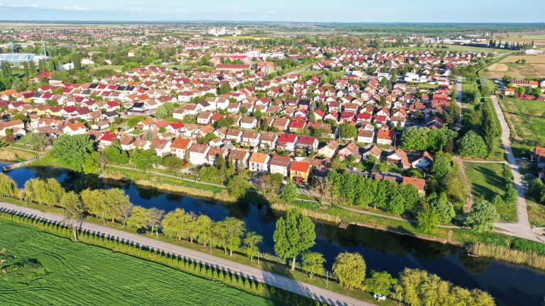 Grad Vinkovci je objavio natječaj za prodaju nekretnina u svom vlasništvu, gradsko zemljište mladim obiteljima uz popust do 95%
