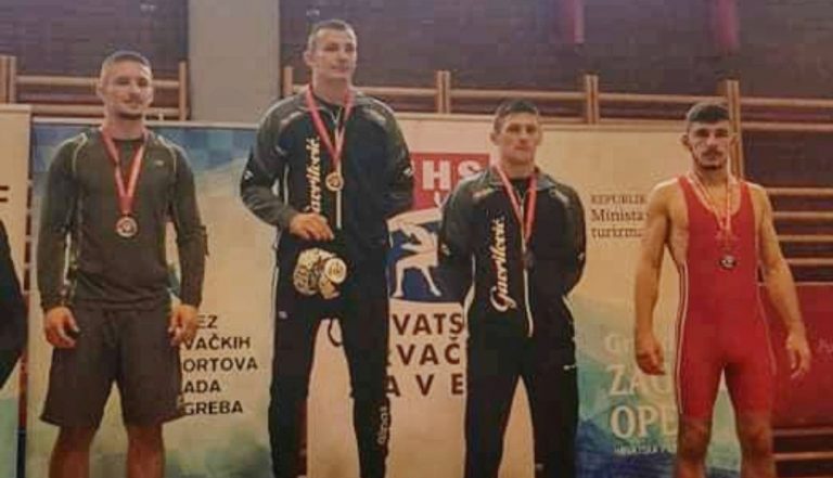 Prva hrvačka medalja u povijesti grada Vinkovaca! 