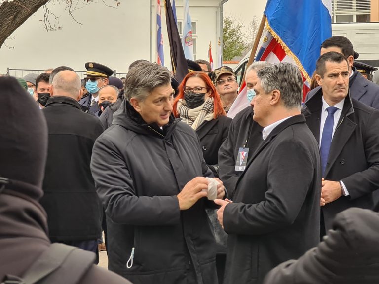 Plenković i Milanović popričali na obljetnici pada Vukovara