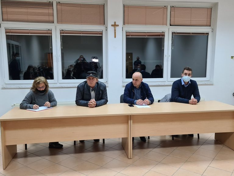 Jučerašnjim posjetima gradskim mjesnim odborima gradonačelnik Ivan Bosančić i njegovi suradnici zatvorili su ovogodišnji krug tribina “Zajedno za bolje sutra”.