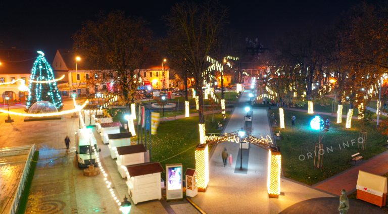 Advent u Vinkovcima na dvije lokacije, a sve počinje od subote paljenjem prve adventske svijeće
