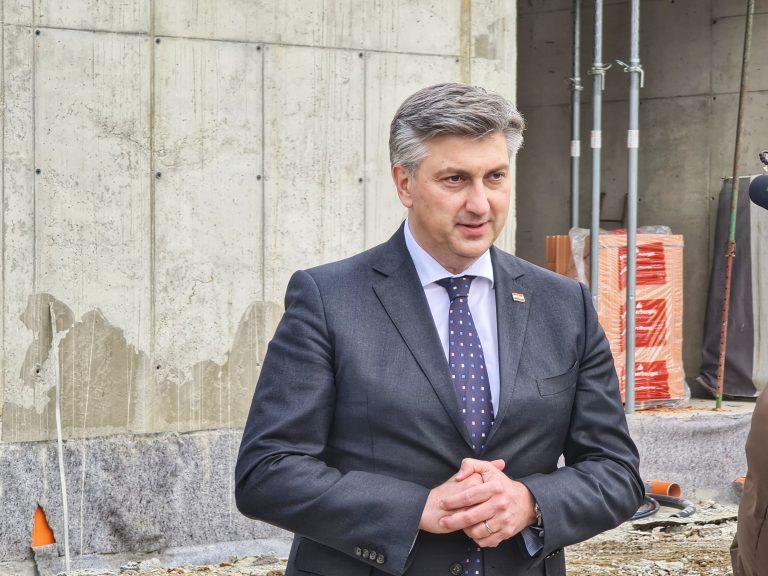Plenković objašnjavao nove demografske mjere: ‘Ključna je to tema, stanovništvo stari’