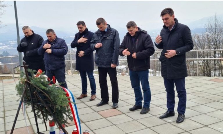 VITEZ: Gradonačelnik Vukovara Ivan Penava posjetio spomen obilježje Križančevo selo
