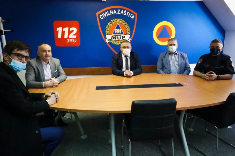 Župan VSŽ Damir Dekanić posjetio je  povodom Dana europskog broja, Županijski centar 112