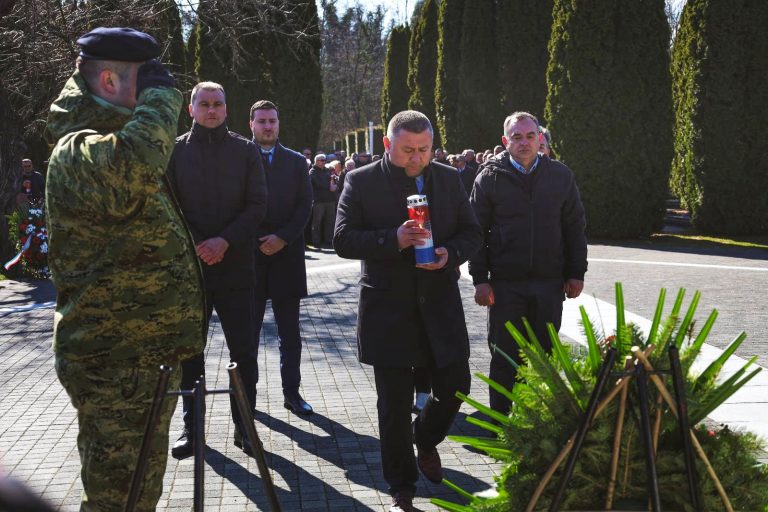 Povodom Dana hrvatskih branitelja Vukovara vijenac položilo i izaslanstvo Vukovarsko srijemske županije
