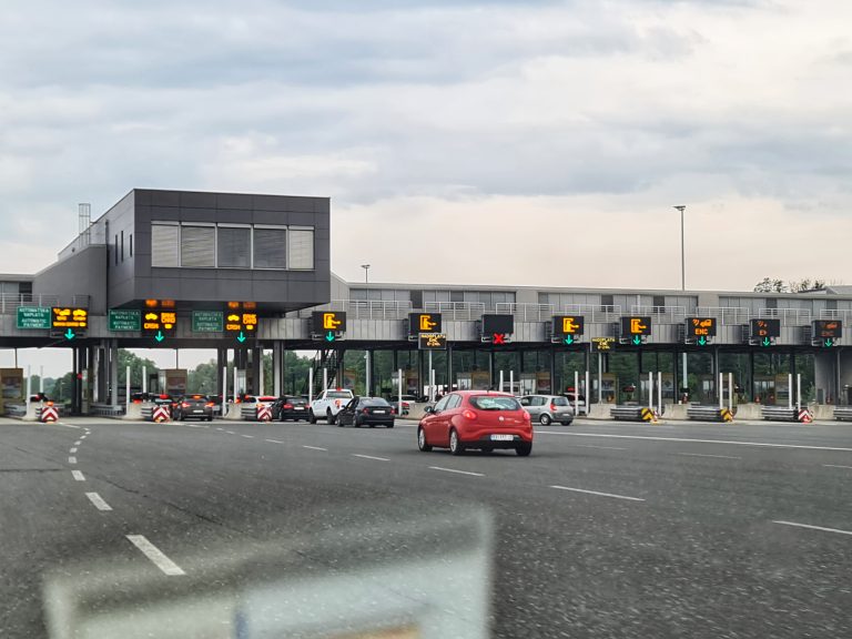Zbogom rampama, naplatnim kućicama i gužvama: Stižu nam elektroničke vinjete