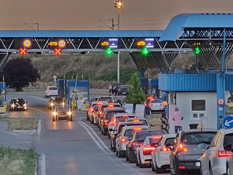Policajcima na uvid dao tuđu putnu ispravu i dozvolu boravka