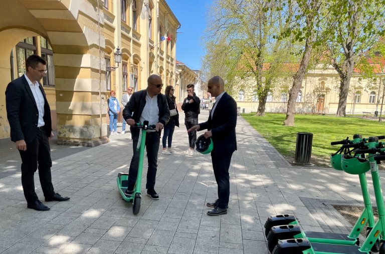 BOLT ROMOBILI OD DANAS NA RASPOLAGANJU VINKOVČANIMA