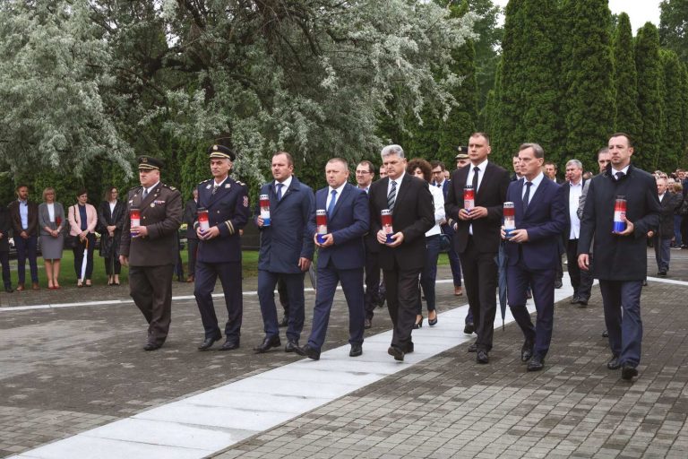 Vukovarsko-srijemska županija obilježila je Dan državnosti Republike Hrvatske i Dan hrvatskih branitelja Vukovarsko -srijemske županije.
