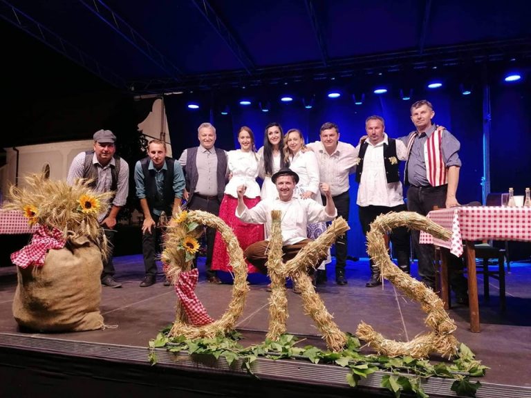Šokačka posla na svečanom otvorenju 56. Đakovačkih vezova s Pjesmom iz srca, ponosa i inata !