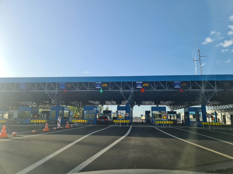 Prilikom detaljne granične kontrole, kod 39-godišnjakinje su pronađena dva PVC paketića s ukupno 23,9 grama droge tipa kokain
