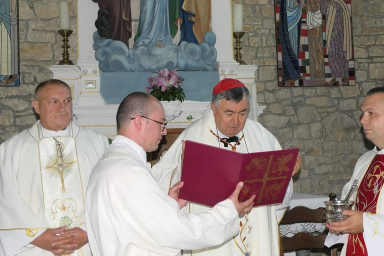 Kardinal Vinko Puljić blagoslovio crkvu i oltar u Korićanima