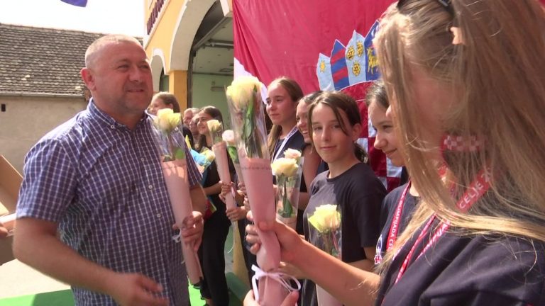 DEKANIĆ DOČEKAO NUŠTARSKE SREBRNE VATROGASKINJE 