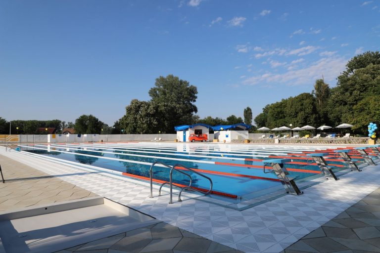 Otvoreni obnovljeni bazeni na osječkoj Copacabani