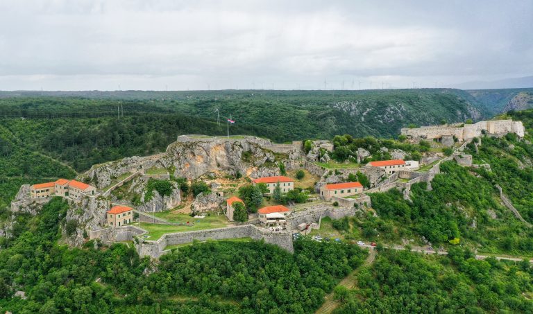 ‘Oluja je bila krvava i teška. Kada je to zagrmilo, tresli su se nebo i zemlja