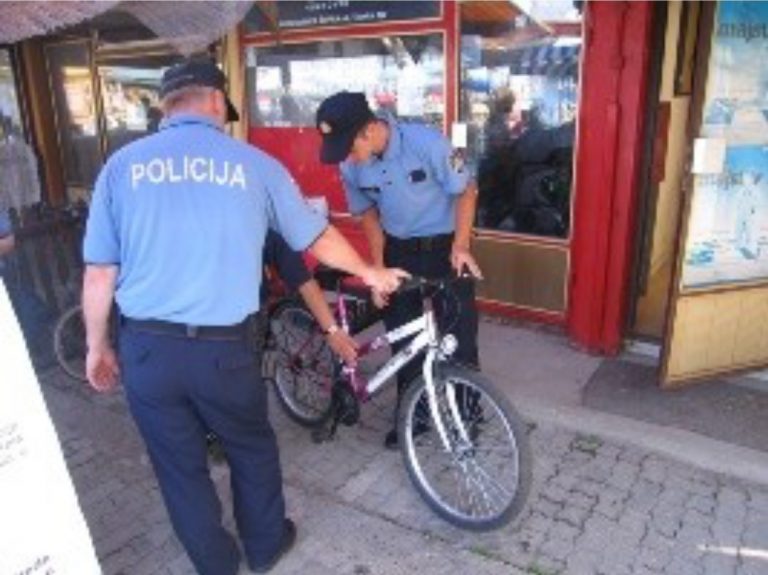 Po zaprimljenoj dojavi vinkovački policajci odmah pronašli otuđeni bicikl i vratili vlasnici
