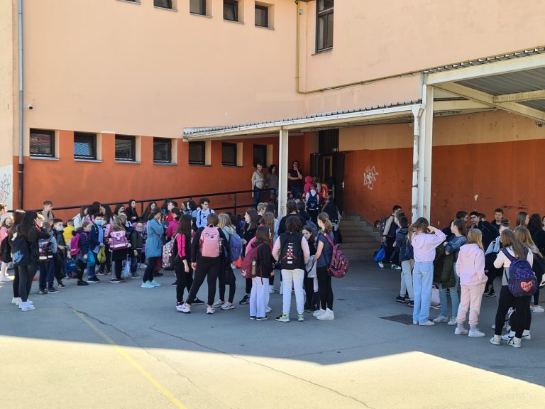 Školarci će na praznike u ovoj školskoj godini ići čak četiri puta