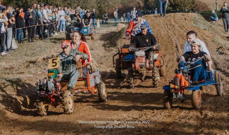 Video reportaža: Utrka motokultivatora u Orahovici