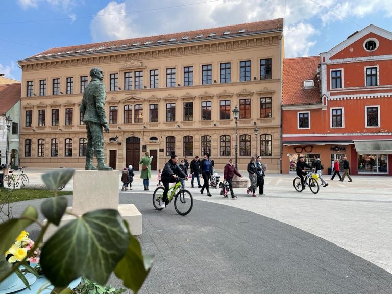 VINKOVCI I OVE GODINE SVOJIM MATURANTIMA FINANCIRAJU PRIPREME ZA DRŽAVNU MATURU