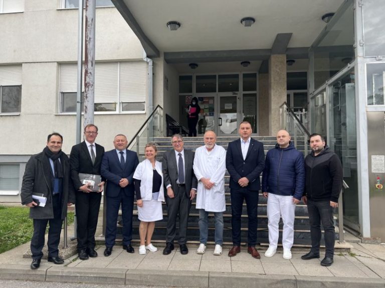 Prvi veleposlanik SAD-a u Republici Hrvatskoj Peter W. Galbraith posjetio Vukovarsko-srijemsku županiju