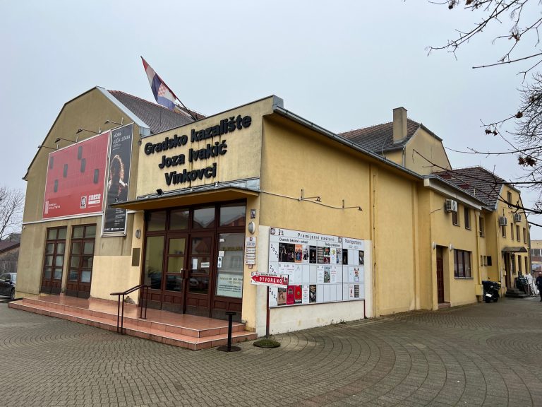 KREĆE OBNOVA VINKOVAČKOG „HRAMA KULTURE“