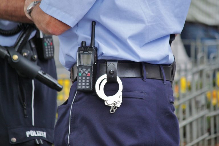 Lažni policajac prevario 74-godišnjakinju