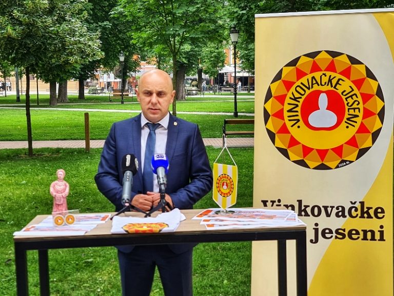 Koncertni program otvara Doris Dragović, nema straha od kiše jer vraća se šator