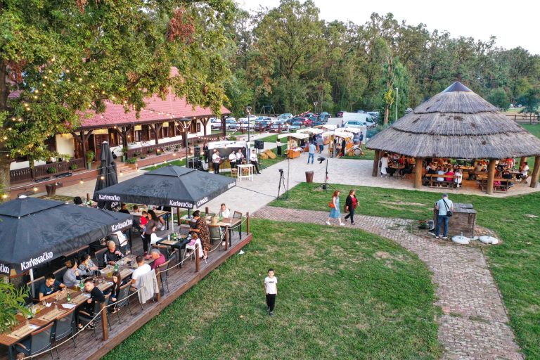 Šokački stan u Vinkovcima ugostio je Gastro show, koji je organiziran u projektu PannEx Reload