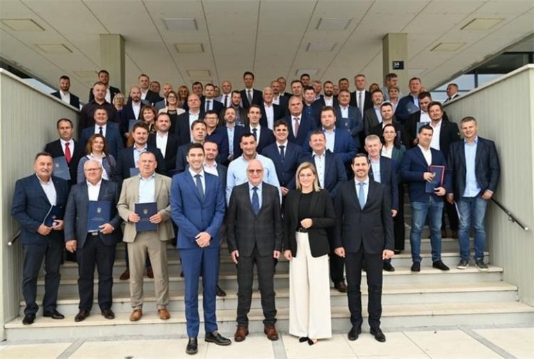 Županiji dodijeljeno nešto više od 86 tisuća eura za sanaciju i opremanje igrališta Osnovne škole u Vođincima