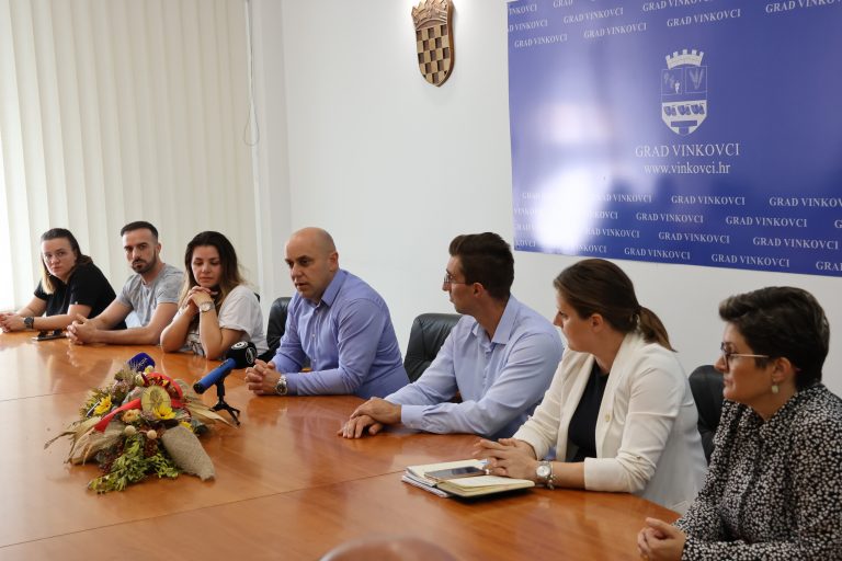 Ovogodišnje Vinkovačke jeseni iznad svih očekivanja, u tom ritmu krenule pripreme i za 59. izdanje