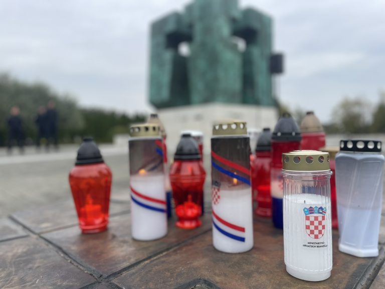 Povodom Svih svetih i Dušnog dana odana počast svim hrvatskim braniteljima i civilima