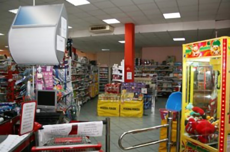 Za vrijeme blagdana provaljeno u trgovinu u Antinu