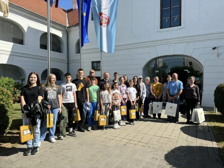 Mladi glumci Slovačkog kazališta u Iloku posjetili Županiju