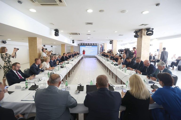 16. sastanak Vlade sa županima, predstavnicima Udruga gradova u RH i Hrvatske zajednice općina