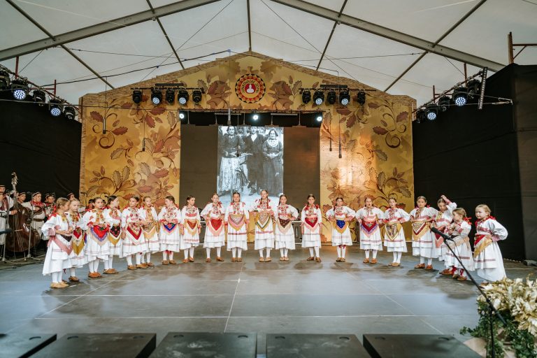 Najmlađi čuvari tradicije večeras na Međužupanijskoj smotri dječjih folklornih skupina
