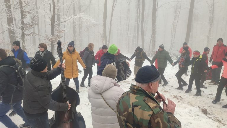 Planinari “Frankopana” zaigrali kolo na Kapavcu najvišem vrhu Požeške Gore