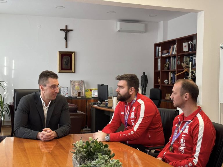 Zamjenik gradonačelnika Josip Romić upriličio je prijem hrvatskih socca reprezentativaca Josipa Haluške i Dominika Jelinića.