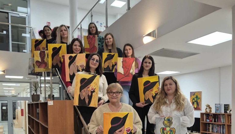 Predvalentinovska “Wine & Paint” radionica u Narodnoj knjižnici i čitaonici Gunja