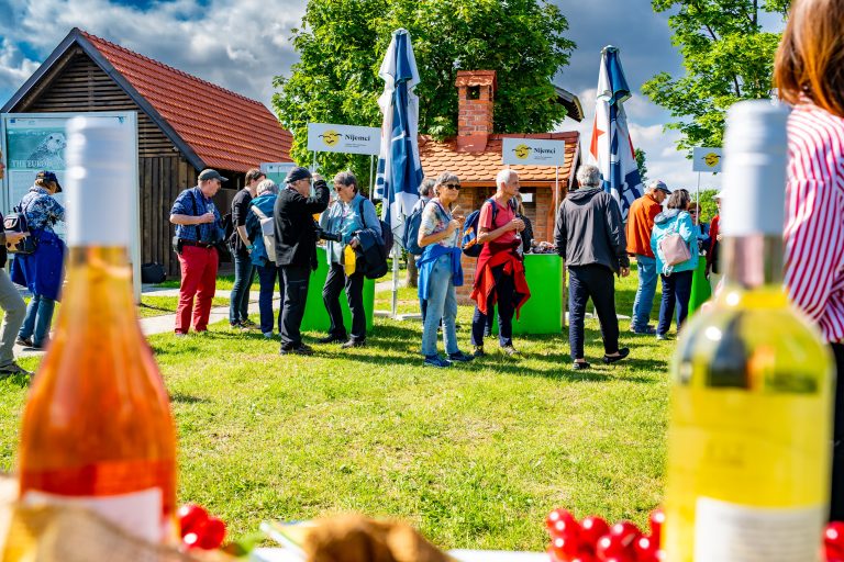 Novi iskorak za turizam općine Nijemci: Stigli prvi putnici   s međunarodnih riječnih kruzera!