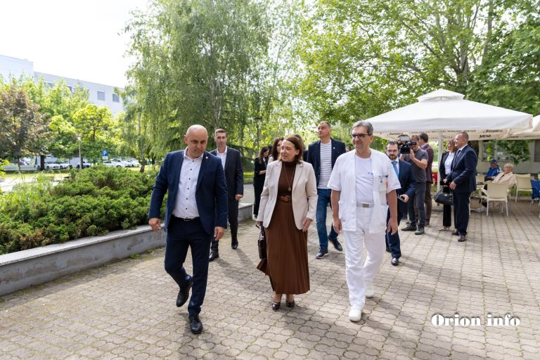 Ministrica zdravstva Irena Hrstić posjetila je danas Opću županijsku bolnicu Vinkovci nakon olujnog nevremena