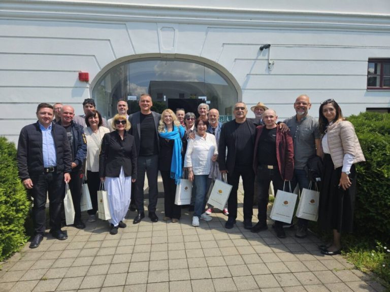 Sudionici 32. Festivala glumca na prijamu kod župana