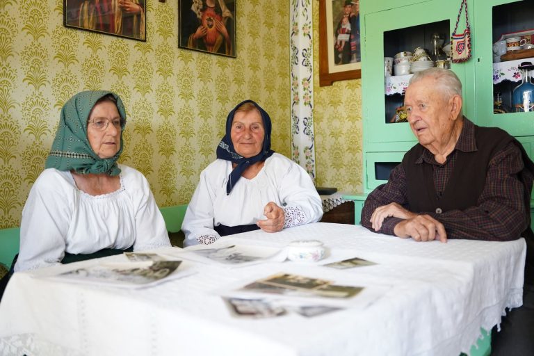 SJEĆANJA NA PRVE VINKOVAČKE JESENI Priče „Filipovčica“ iz Komletinaca