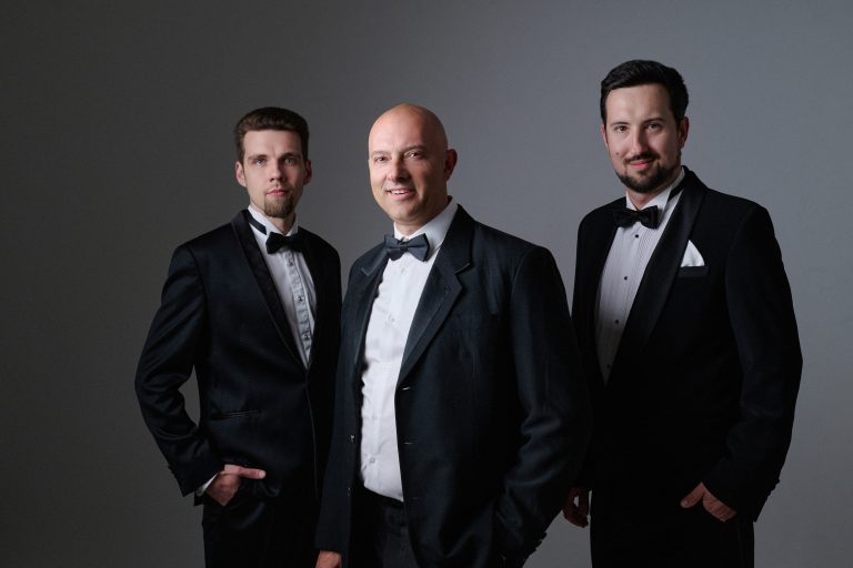 Trg Vinkovačkih jeseni: Koncert European 3 Baritones